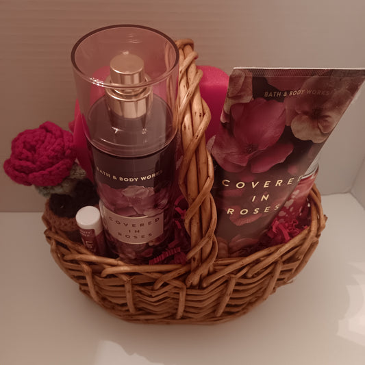 Gift Basket - Ladies - Covered in Roses