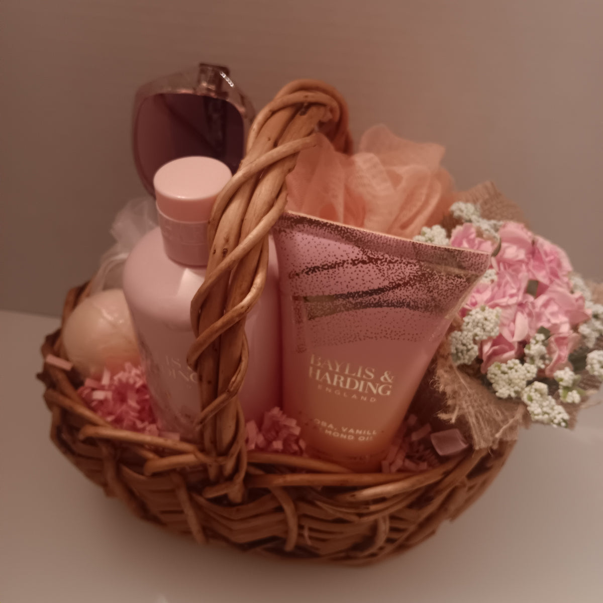 Gift Basket - Ladies - Jojoba and Almond oil