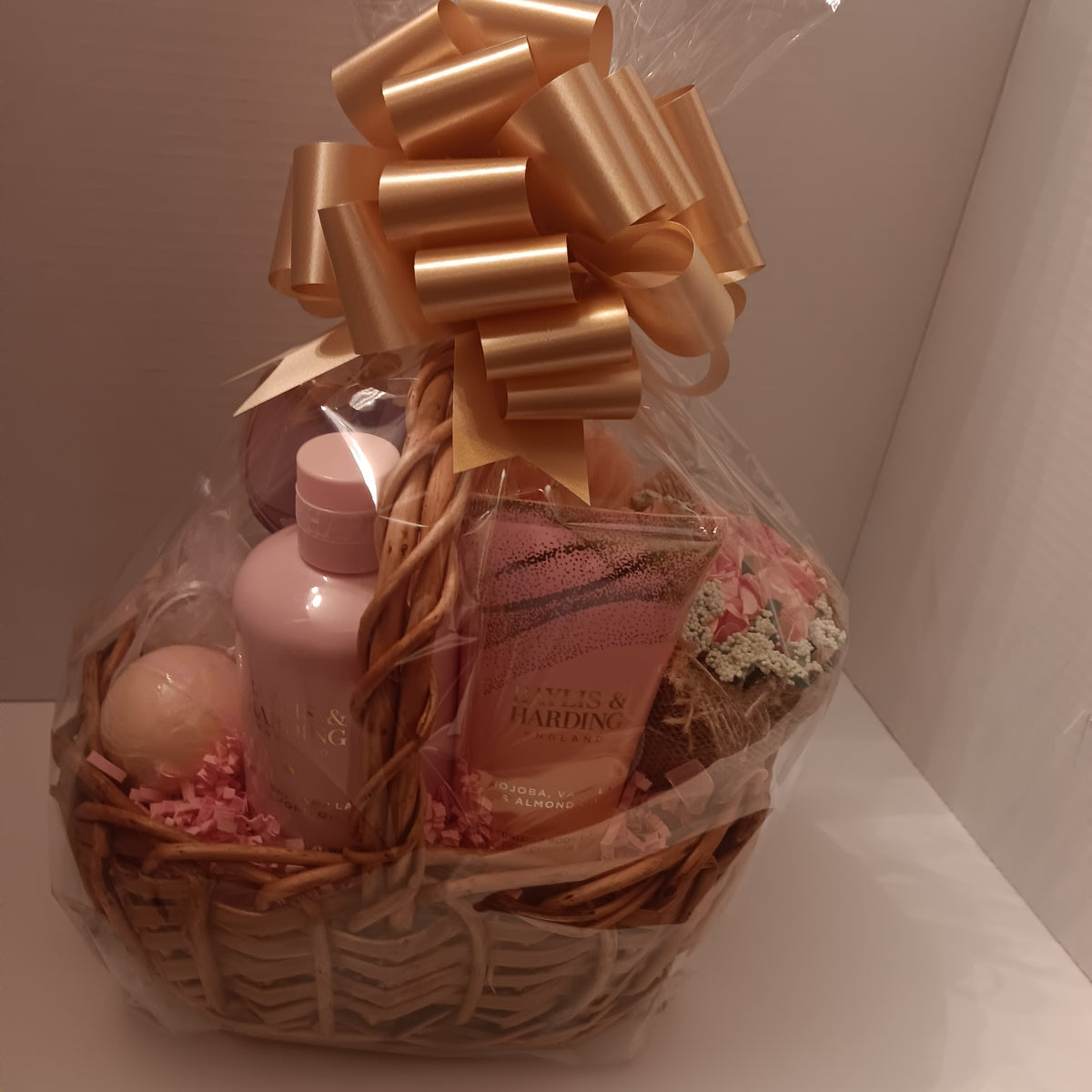 Gift Basket - Ladies - Jojoba and Almond oil